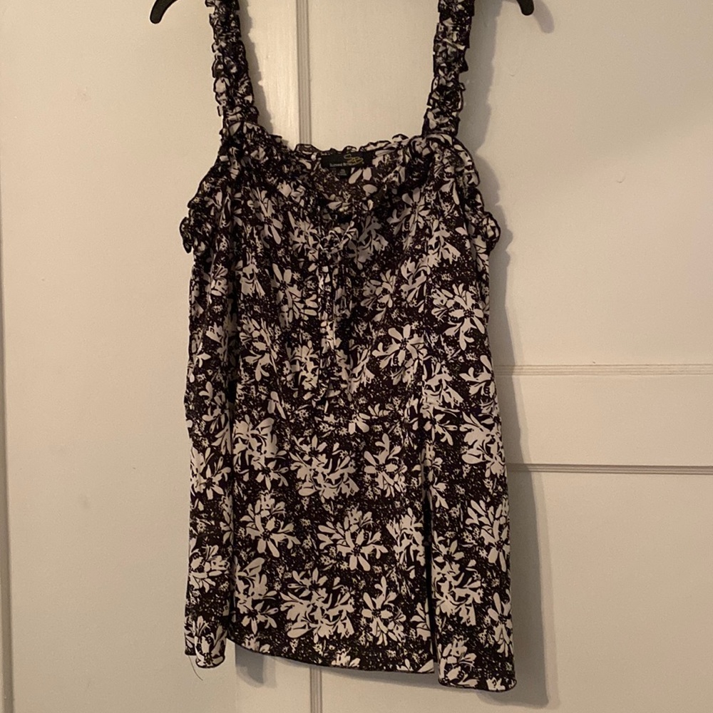 Black and white flowery tank top XL